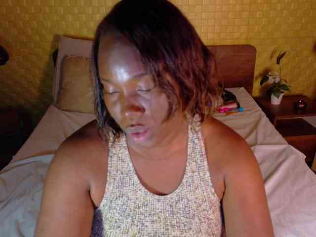 curvynaomhy webcam