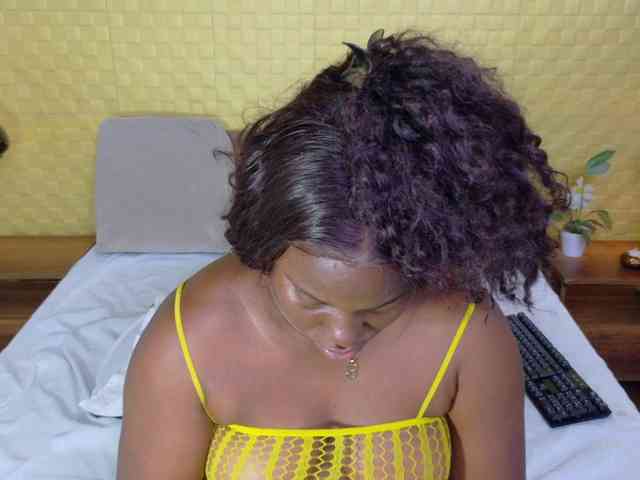 curvynaomhy webcam
