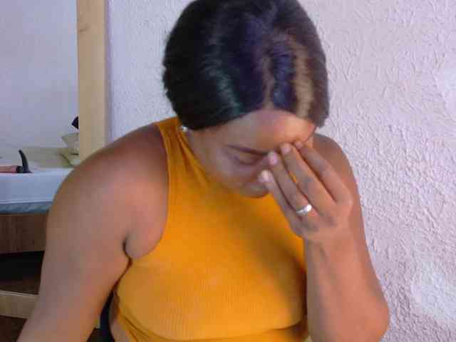 curvynaomhy webcam