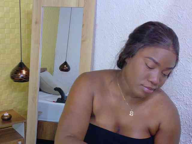 curvynaomhy webcam