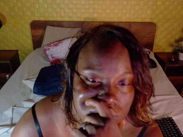 curvynaomhy webcam