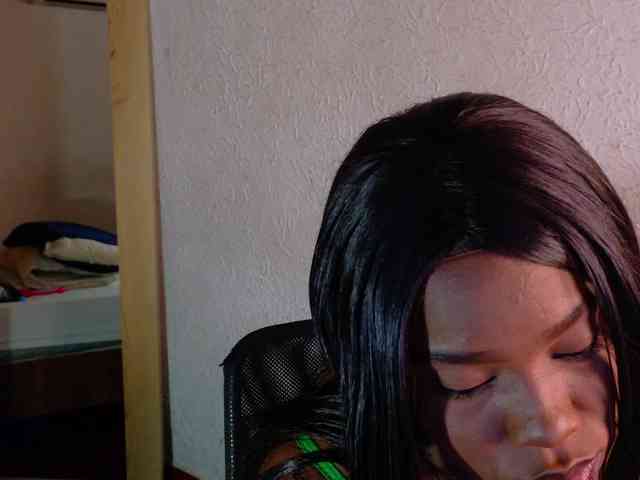 curvynaomhy webcam