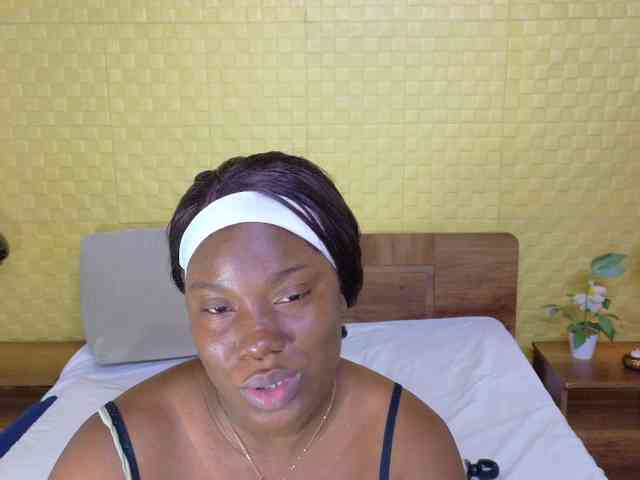 curvynaomhy webcam