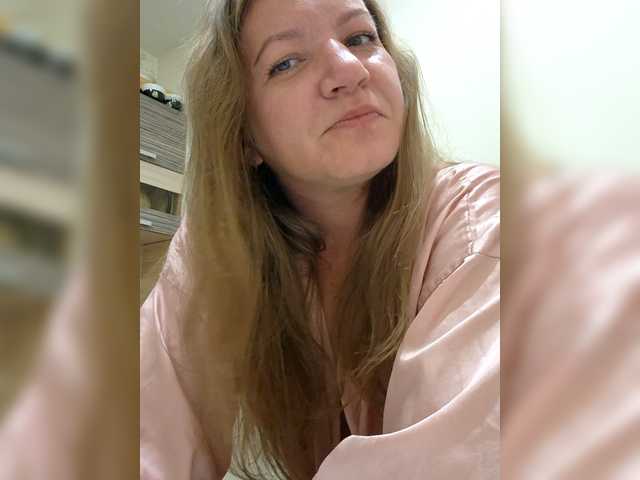 Mia-Carnival live cam on BongaCams