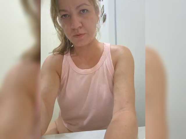 Mia-Carnival live cam on BongaCams