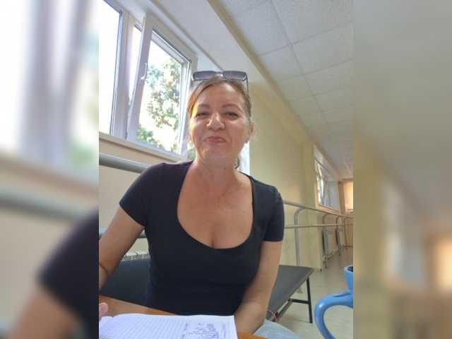 Mia-Carnival live cam on BongaCams