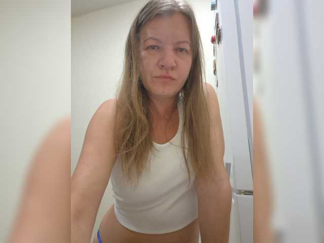 Mia-Carnival live cam on BongaCams