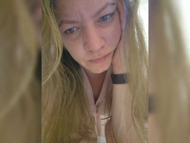 Mia-Carnival live cam on BongaCams
