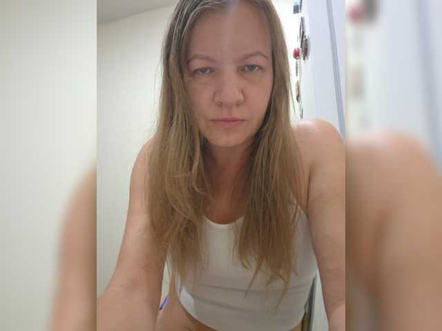 Mia-Carnival live cam on BongaCams