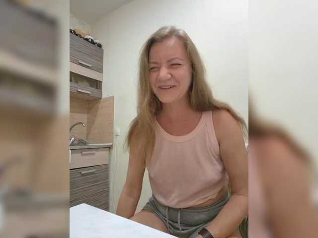 Mia-Carnival live cam on BongaCams