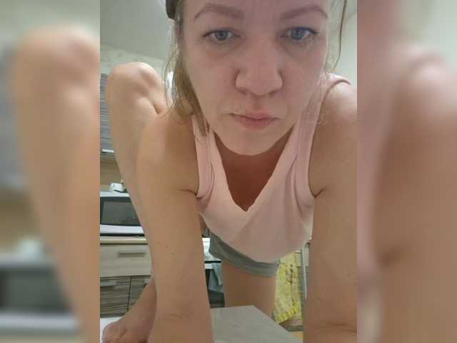 Mia-Carnival live cam on BongaCams