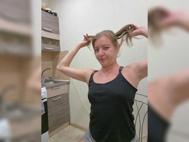 Mia-Carnival live cam on BongaCams
