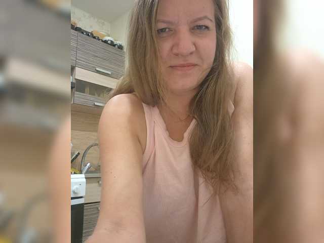 Mia-Carnival live cam on BongaCams