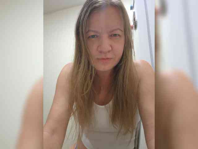 Mia-Carnival webcam