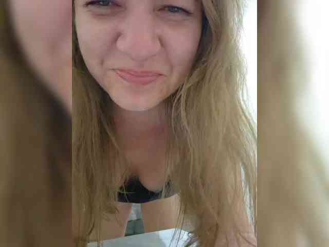 Mia-Carnival webcam