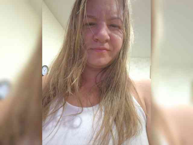 Mia-Carnival webcam