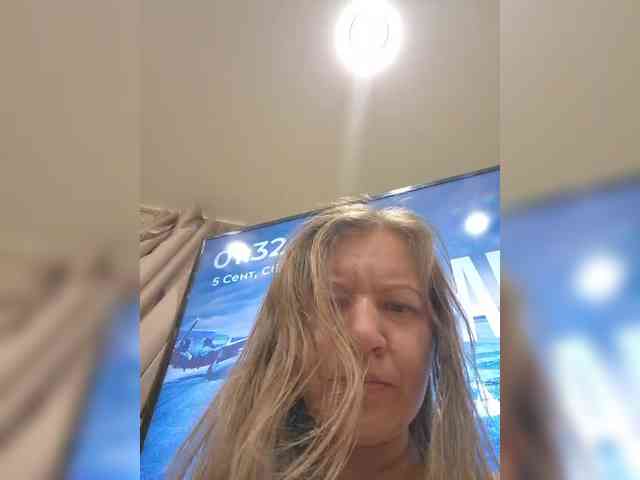 Mia-Carnival webcam