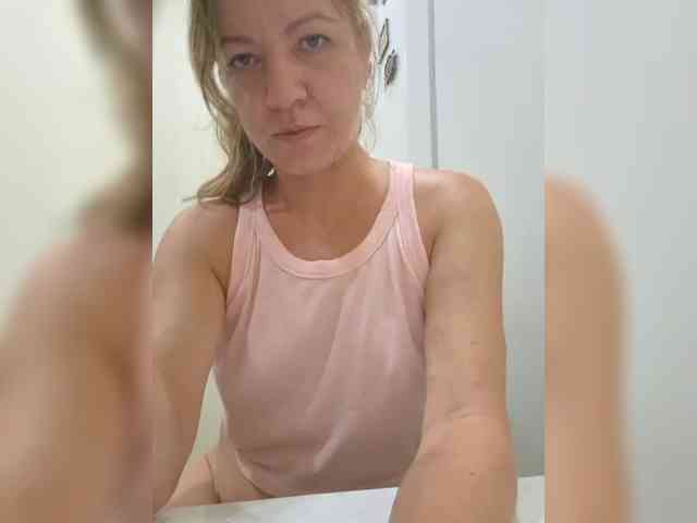 Mia-Carnival webcam