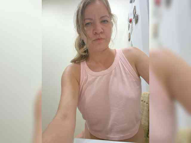 Mia-Carnival webcam