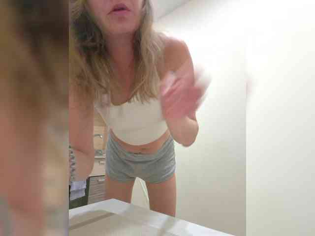 Mia-Carnival webcam