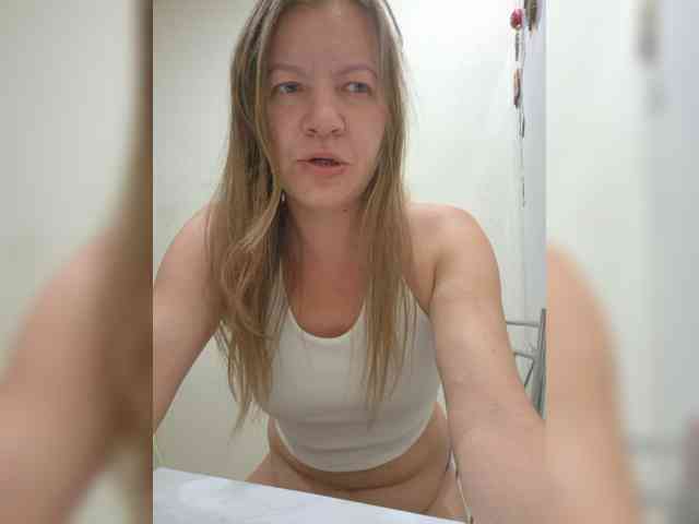 Mia-Carnival webcam