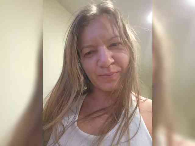 Mia-Carnival webcam