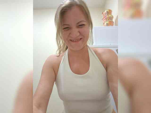 Mia-Carnival webcam