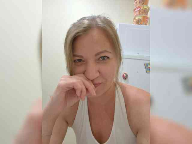 Mia-Carnival webcam