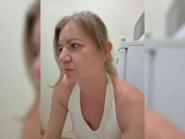 Mia-Carnival webcam