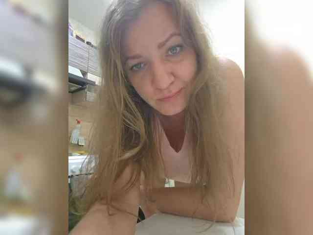 Mia-Carnival webcam