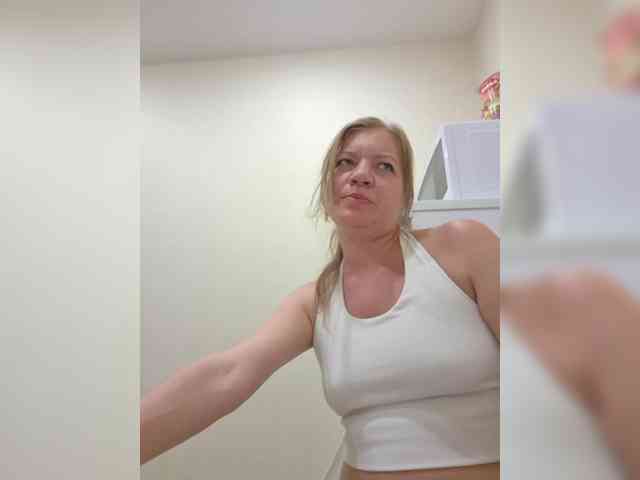 Mia-Carnival webcam