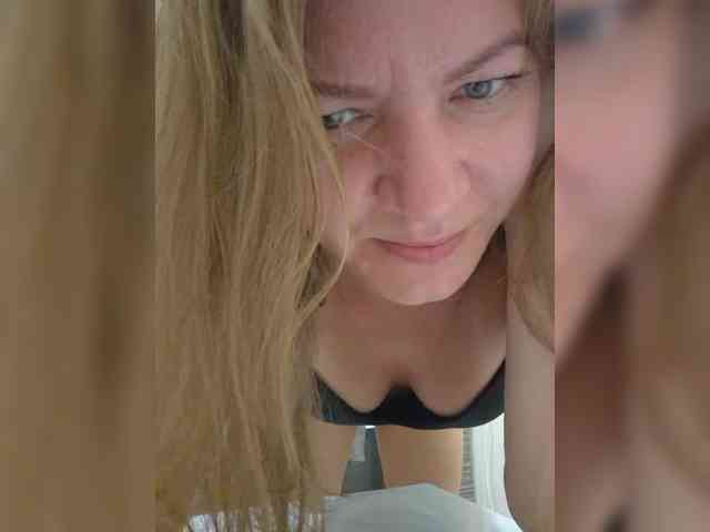 Mia-Carnival webcam