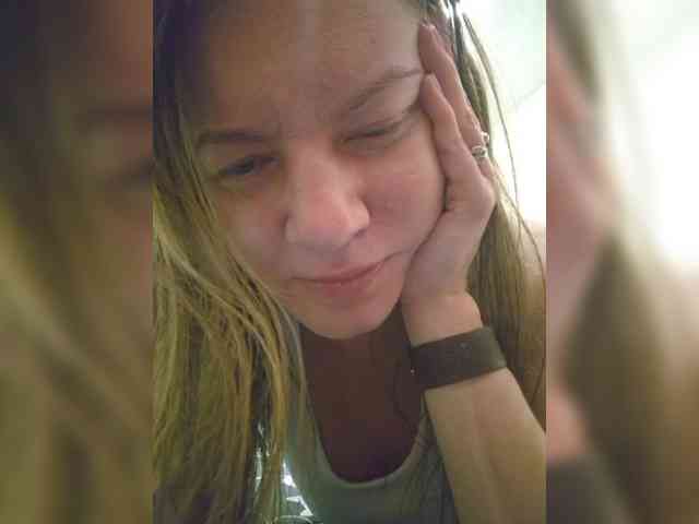 Mia-Carnival webcam