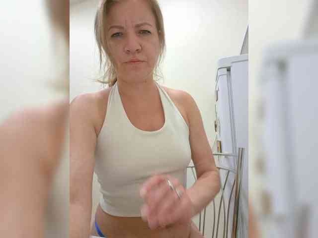Mia-Carnival webcam