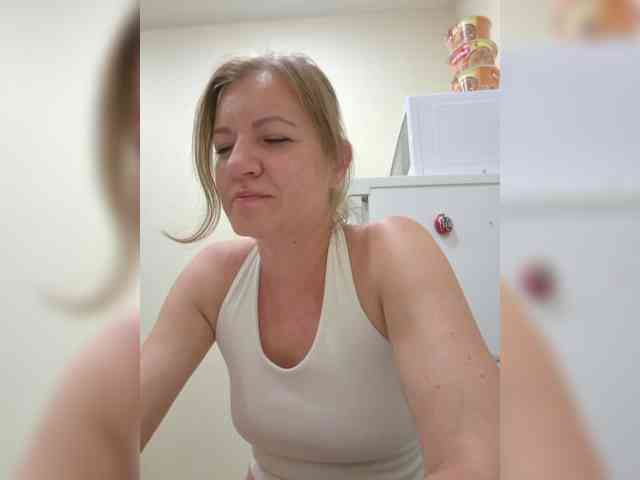 Mia-Carnival webcam
