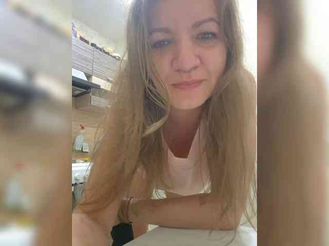 Mia-Carnival webcam