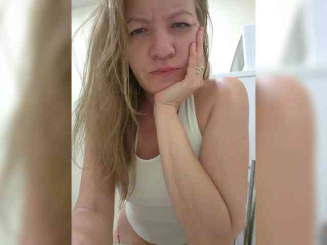 Mia-Carnival webcam