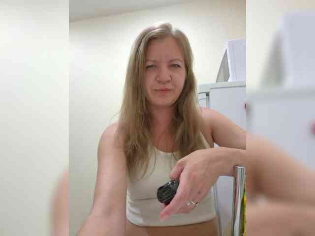 Mia-Carnival webcam