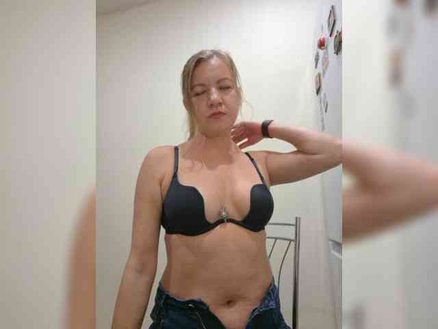 Mia-Carnival webcam