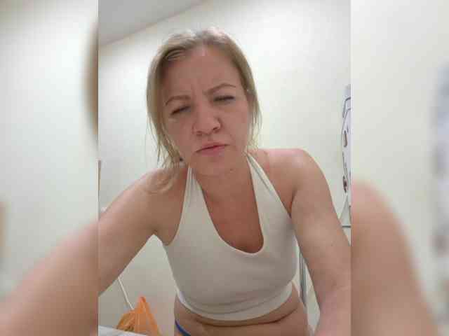 Mia-Carnival webcam