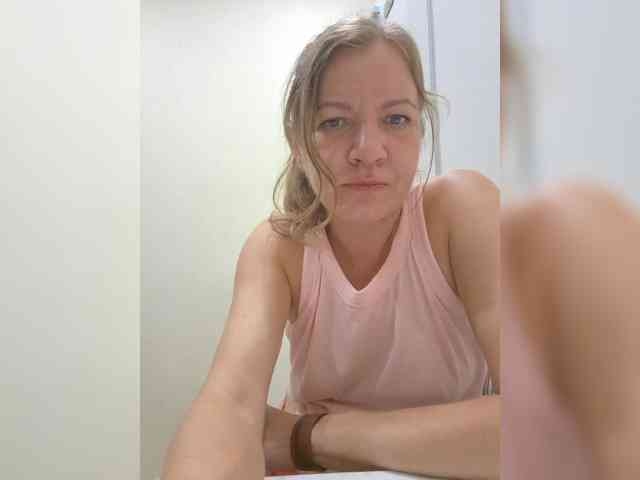 Mia-Carnival Live Webcam on BongaCams