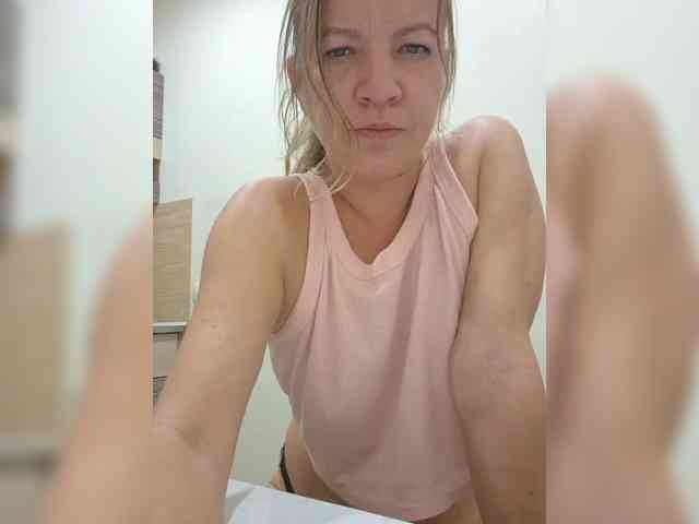 Mia-Carnival webcam