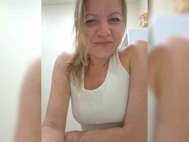 Mia-Carnival webcam