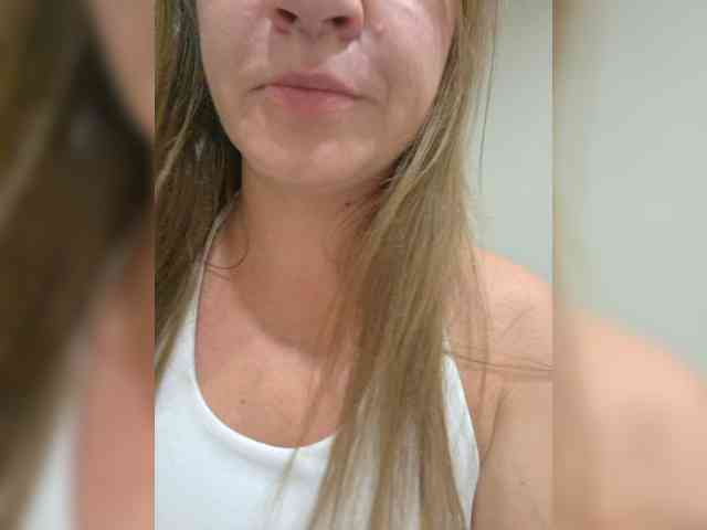 Mia-Carnival webcam