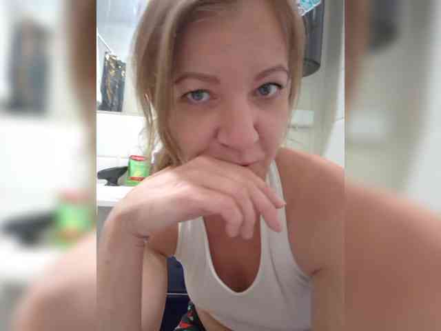 Mia-Carnival webcam