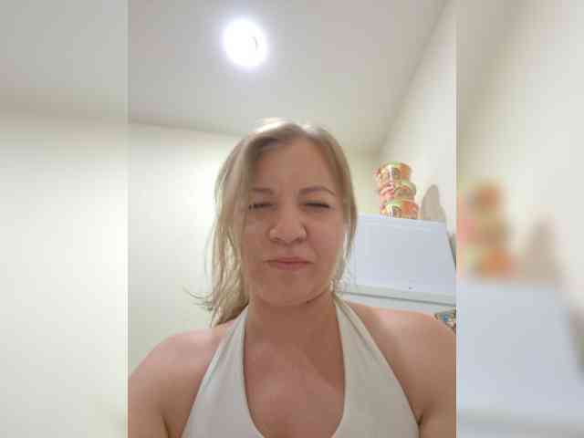 Mia-Carnival webcam