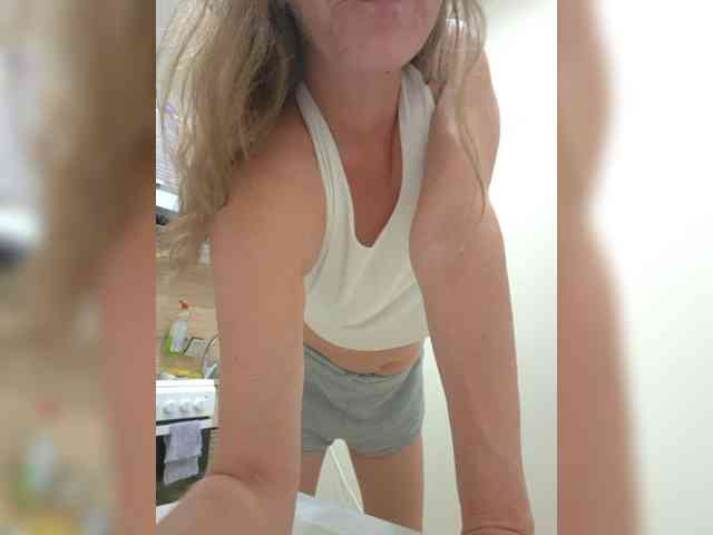 Mia-Carnival webcam