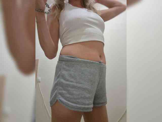 Mia-Carnival webcam