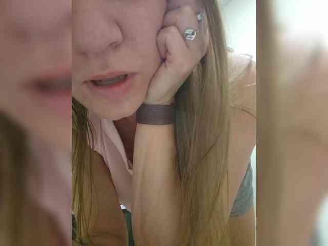 Mia-Carnival webcam