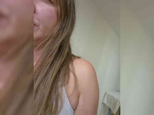 Mia-Carnival webcam